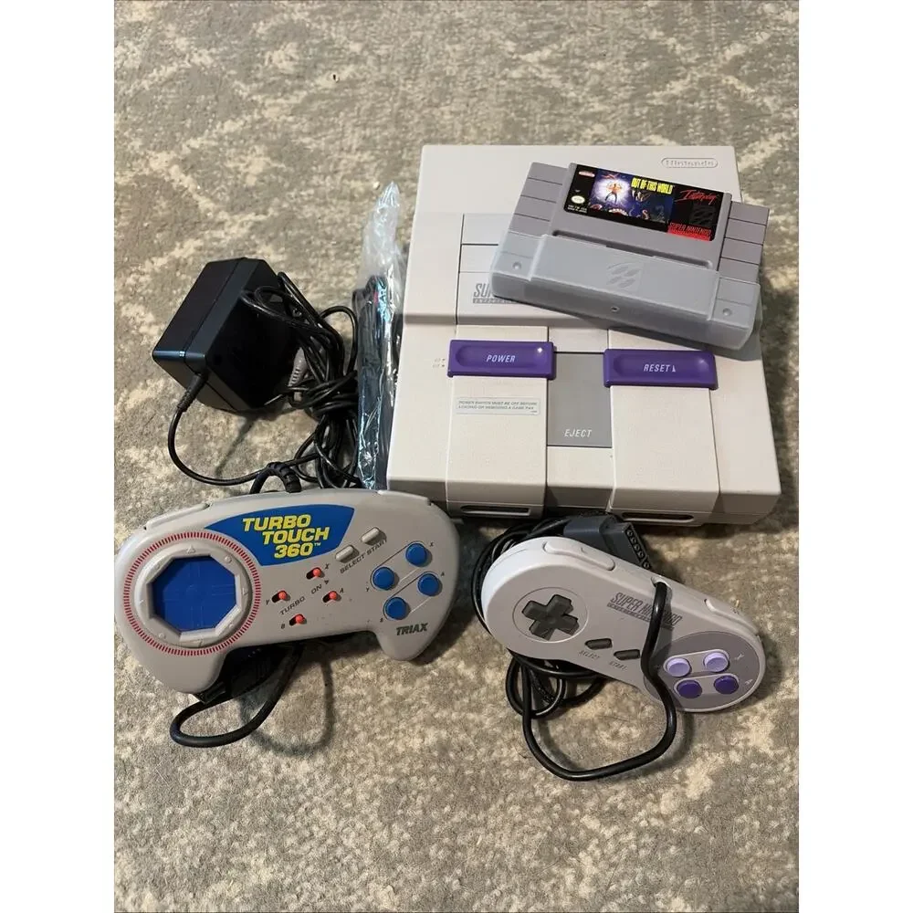 Super Nintendo SNES Console bundle w/ Cables, 2 Controllers And Game (Works)